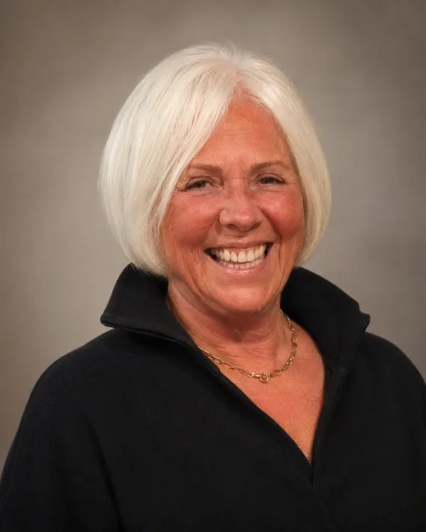 Jodie VanLeuven, Broker